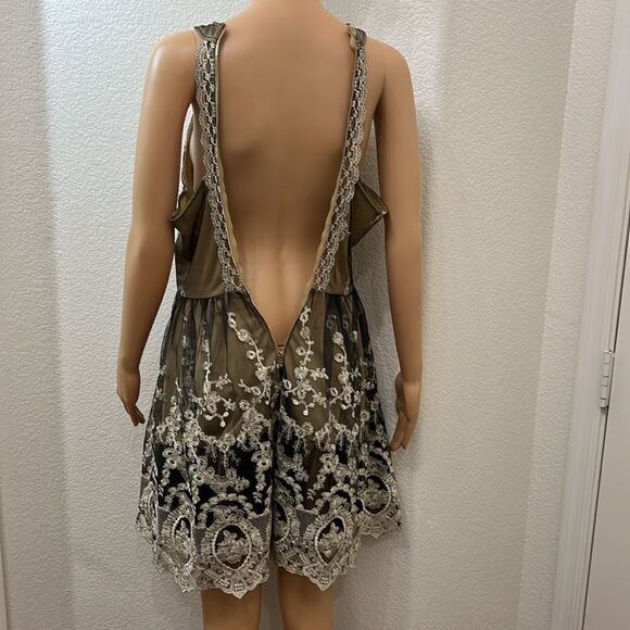Alter’d State Dress Sz Medium Halter Black Gold Appliqué Lace Mini Netting Lined - Picture 8 of 12